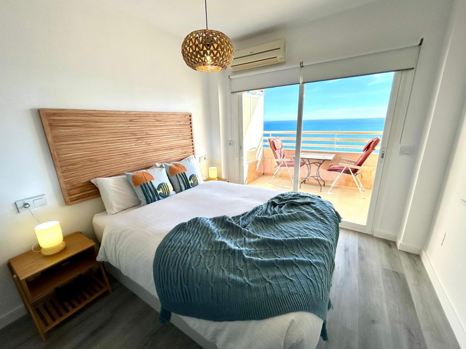 דירות פואנגירולה Stella Maris - Amazing Frontal Sea Views With Pool & Terrace By 10Tosea מראה חיצוני תמונה