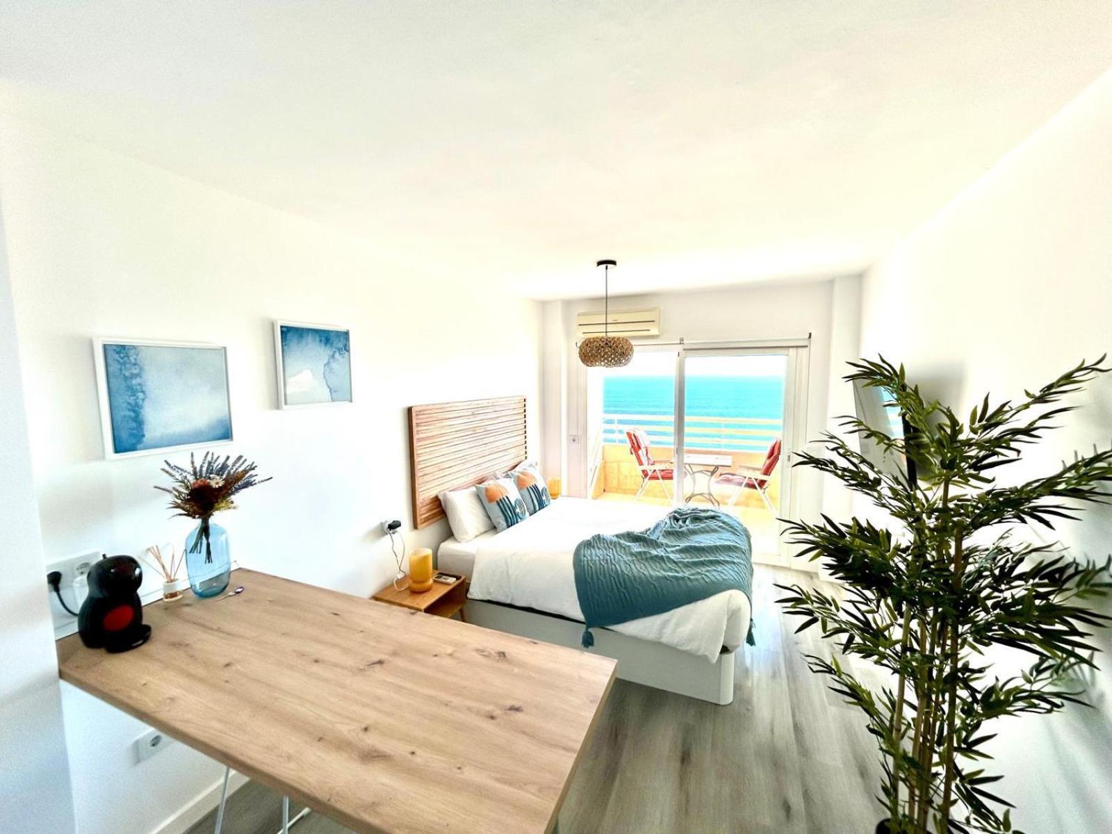 דירות פואנגירולה Stella Maris - Amazing Frontal Sea Views With Pool & Terrace By 10Tosea מראה חיצוני תמונה